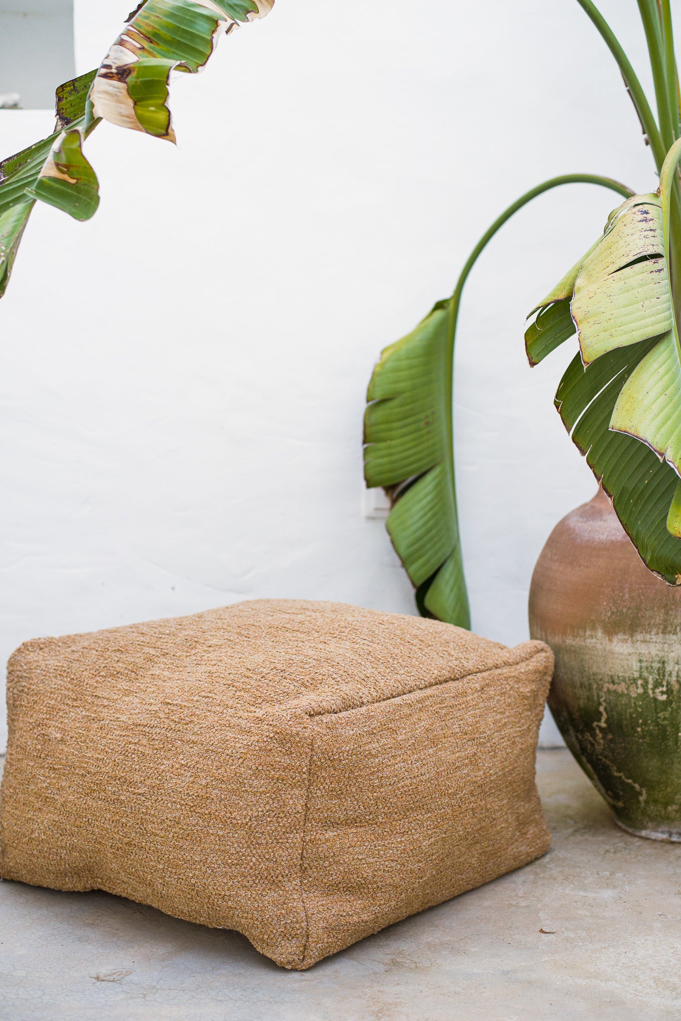 Notre pouf Luca Camel est fait à partir de coton recyclé, comme tous nos tapis. Ils sont extrêmement confortables et doux. 